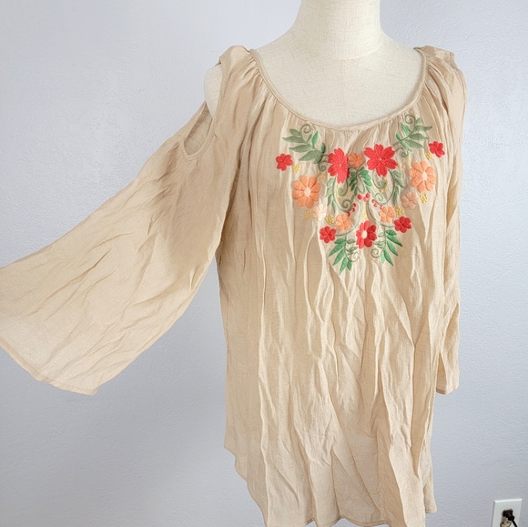 Krazy Kat Embroidered Cold Shoulder Flowy Top Size XXL - Picture 2 of 14